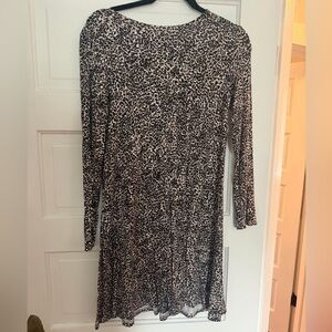 Old Navy Black and Cream Long Sleeve Dress